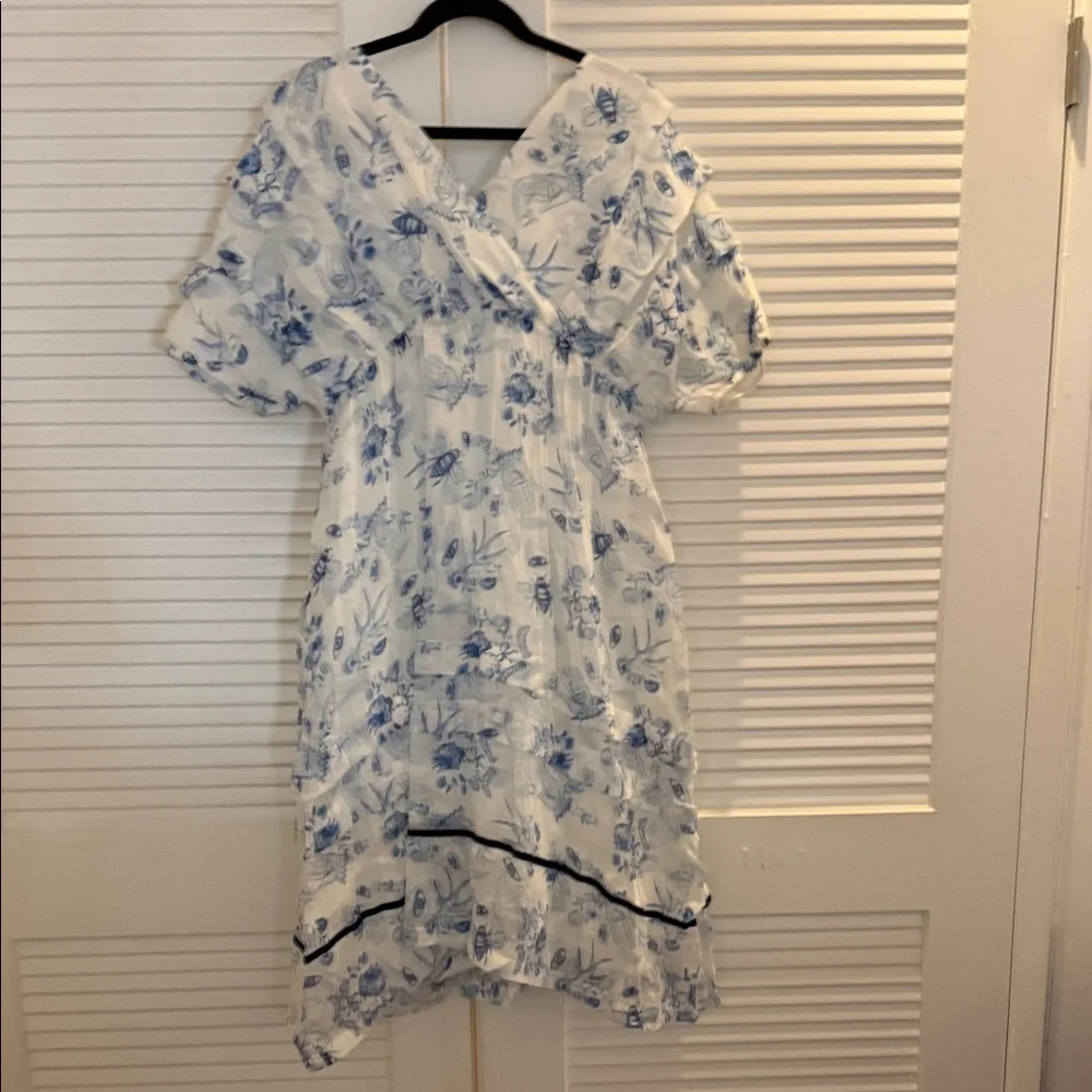 Elegant Blue Floral Maxi Dress - Picture 2 of 3